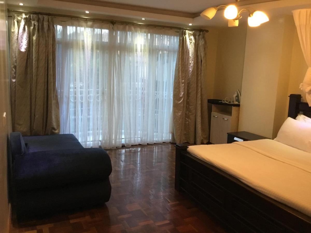 Yaya Brooks - Tomax Apartment Nairobi