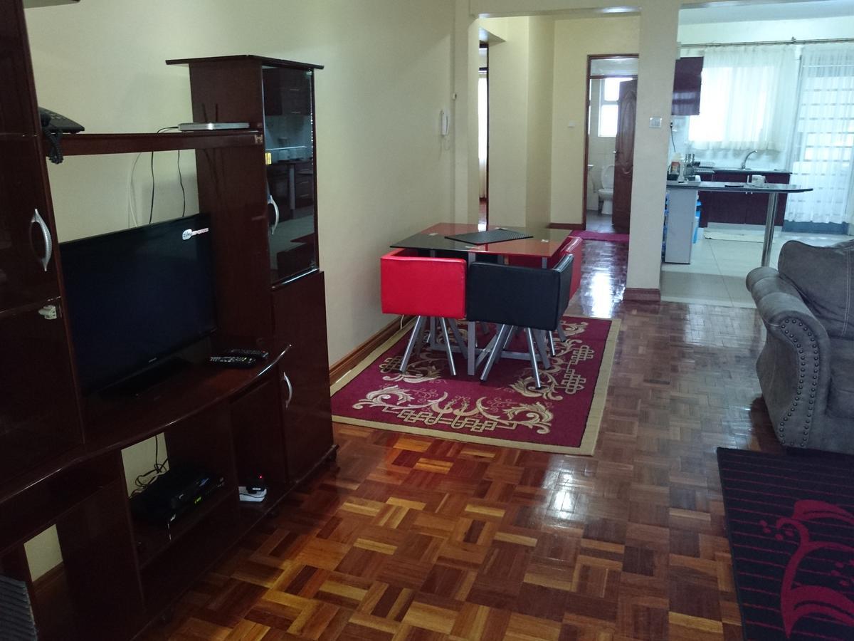 Yaya Brooks - Tomax Apartment