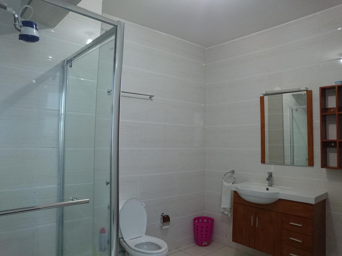 Yaya Brooks - Tomax Apartment Nairobi